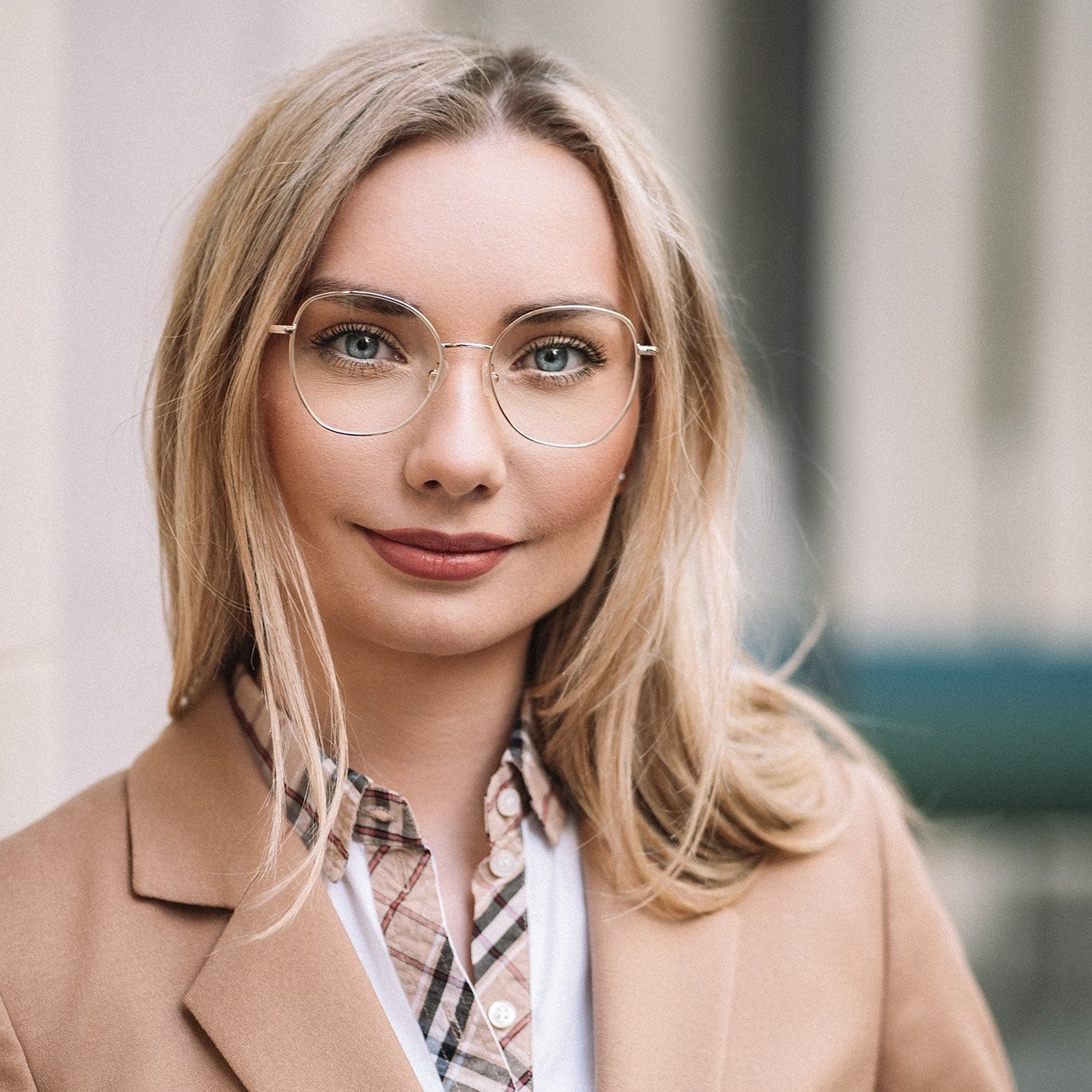 Initialen LS, Lisa Schlund