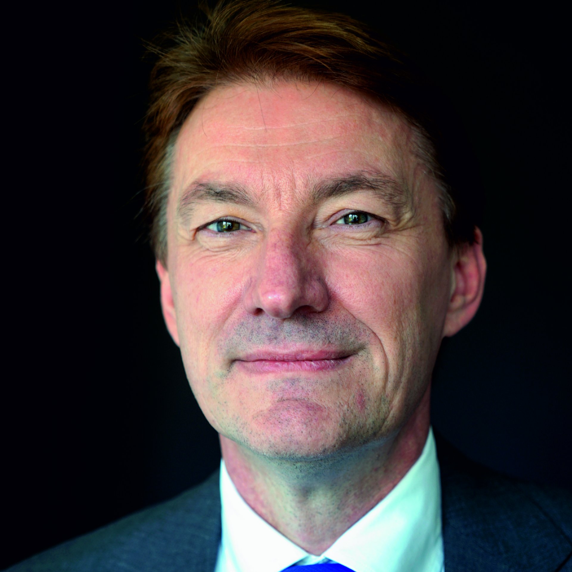 Dr. Alexander Löw